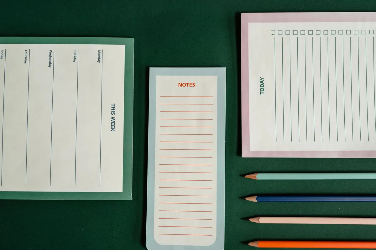 The Weekly Review Checklist: 12 Steps to Tidy Your Notes and Tasks